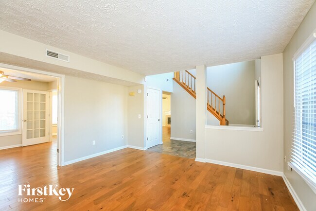 Foto del edificio - 10669 Misty Hollow Ln