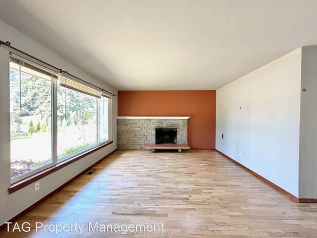 Building Photo - 3 br, 1.5 bath House - 3868 142nd Pl SE