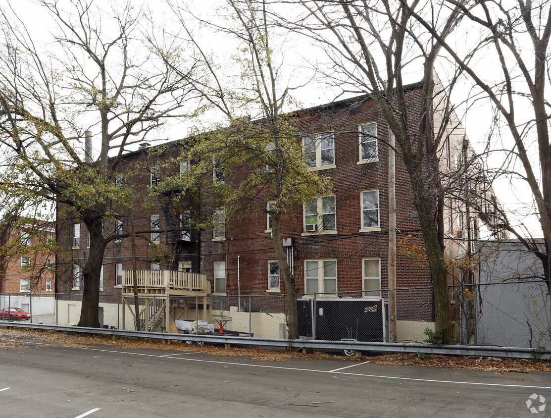 Colonial Apartments Memphis, TN