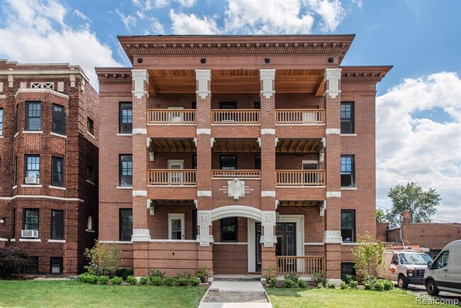 Building Photo - 675 W Willis St