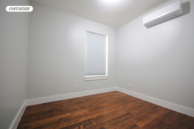 Building Photo - 217 E 96th St