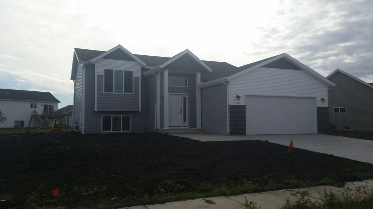 Foto principal - 4214 15th St S