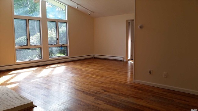 Foto del edificio - 291 Hillcrest Ln
