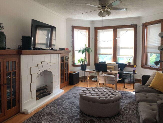 Foto del edificio - 3079 N Davlin Ct