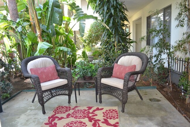 Interior Photo - Royal Gardens Arcadia