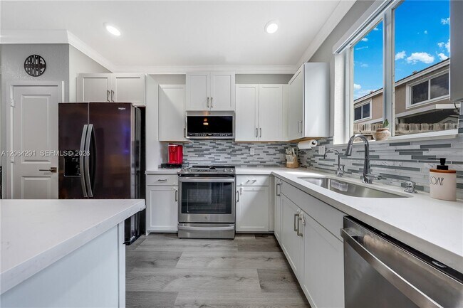 Foto del edificio - 1079 SE 23rd Terrace