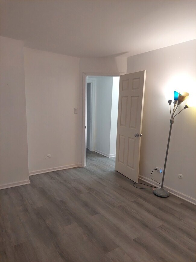 Foto del edificio - 2728 W 87th St