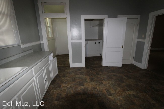 Foto del edificio - 213 Taylor Ave