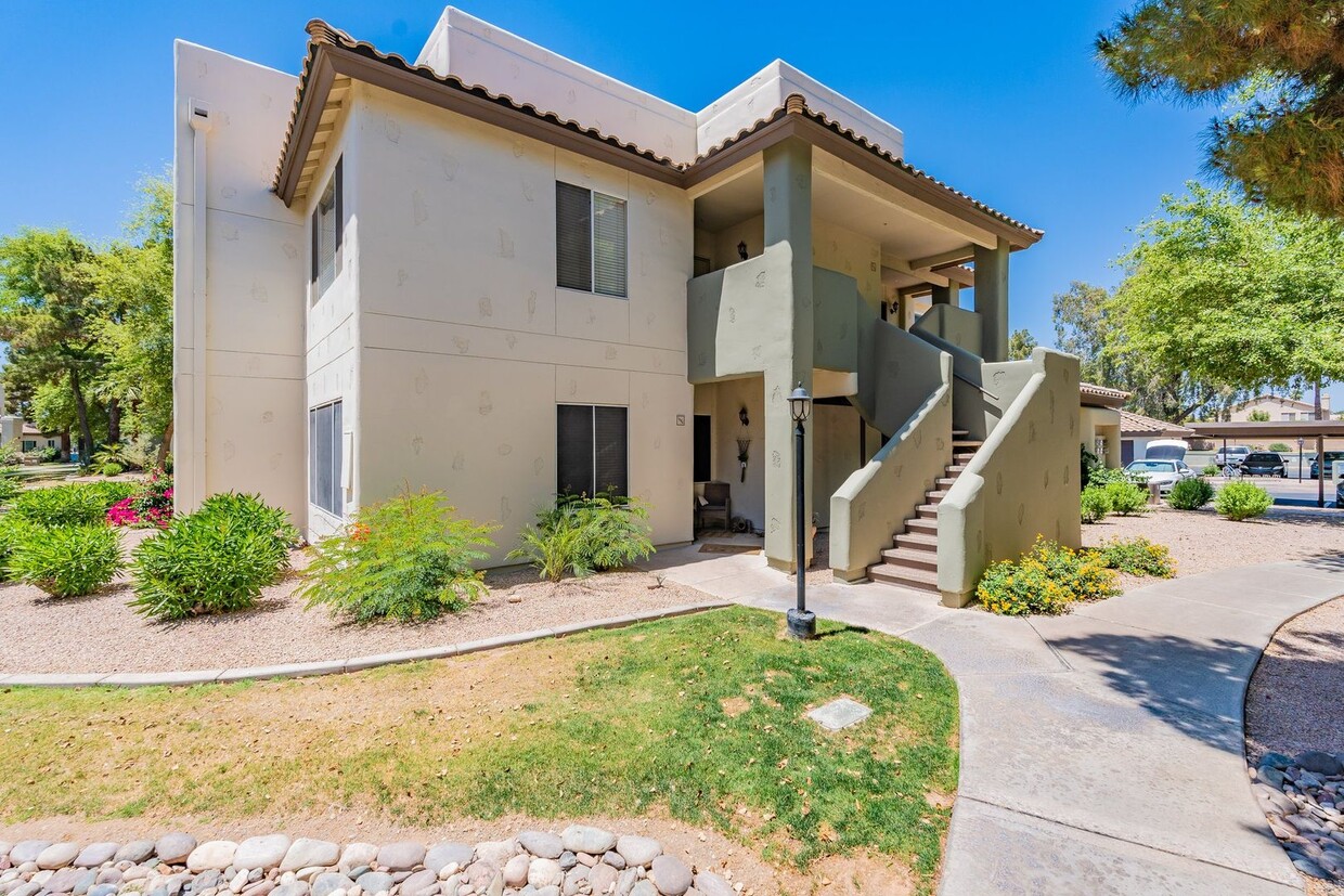Primary Photo - Chandler's Best-Kept Secret: Spacious Cond...