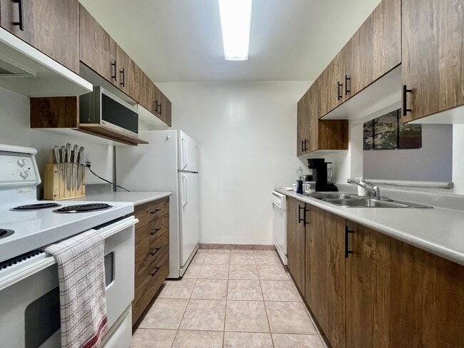 Building Photo - 1010 Howe St