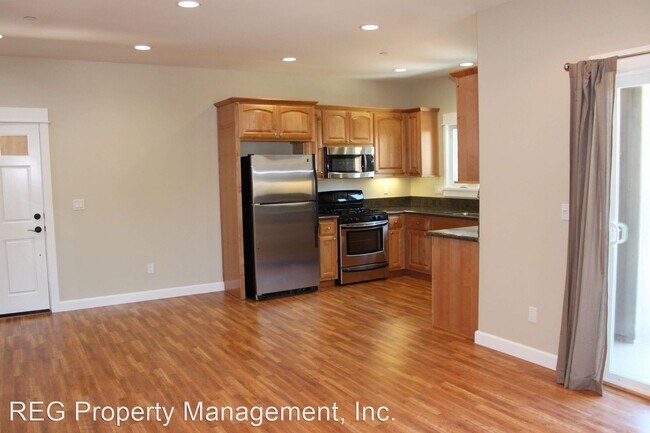 Building Photo - 4 br, 3 bath House - 247 N Chorro Street