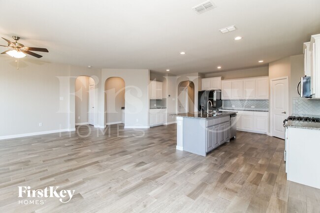 Foto del edificio - 401 Goldfinch Rd