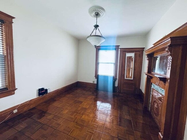 Building Photo - 134 Kensington Ave