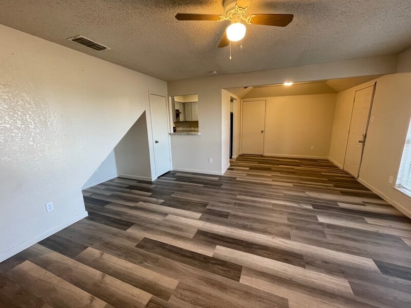 Primary Photo - 2162 E Arkansas Ln