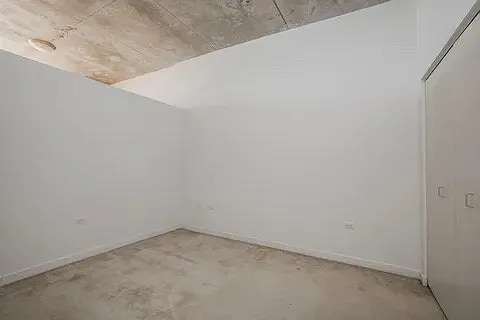 Building Photo - 1 bedroom in Chicago IL 60607