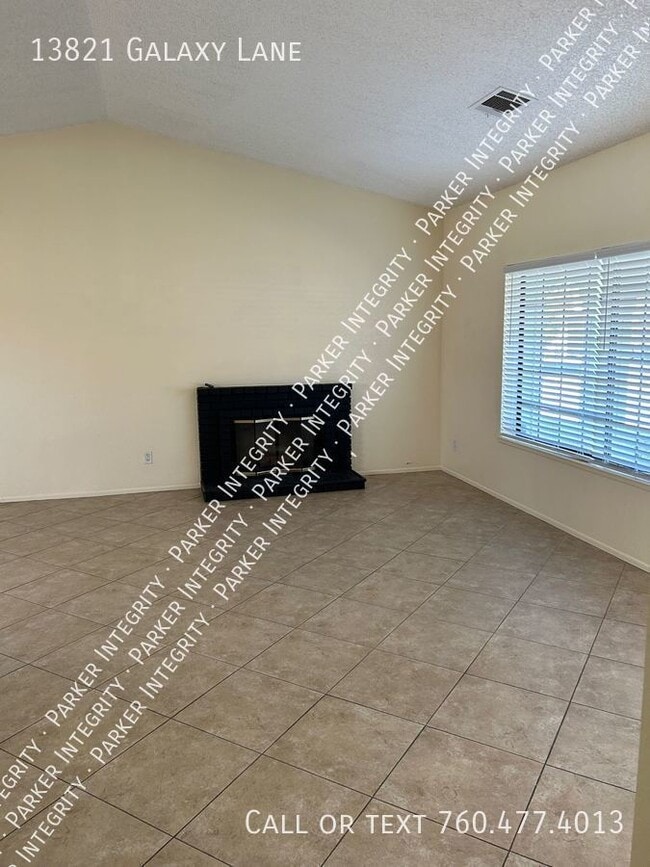 Foto del edificio - 13821 Galaxy Ln