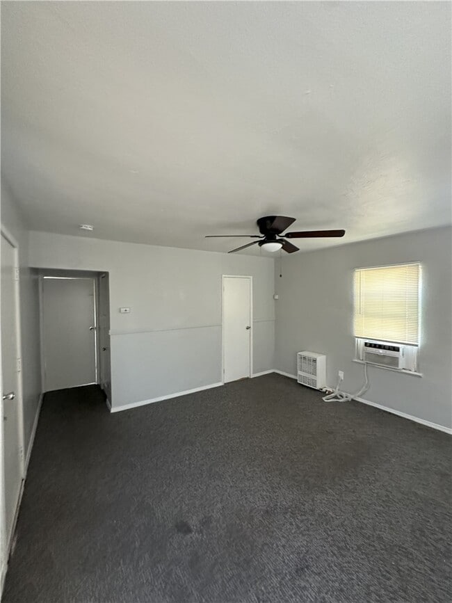 Building Photo - 126 S Giovanola Ave