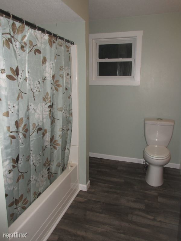 Building Photo - 3 br, 1 bath House - 156 RIVER ROAD