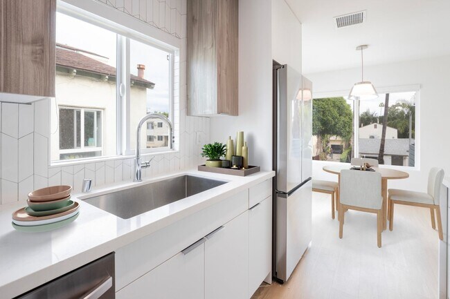 Foto del interior - 921 N Gardner St