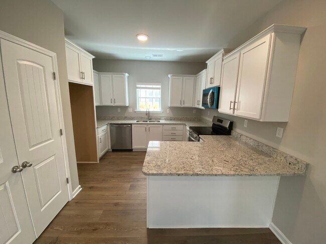 Building Photo - 10147 Sterling Ridge Dr