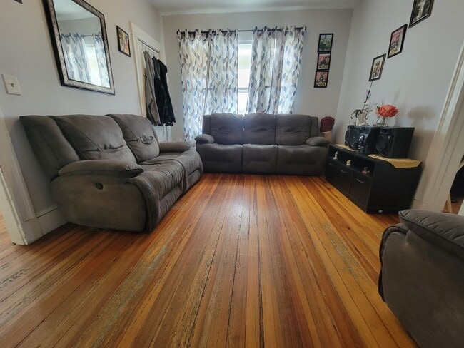 Photo - 139 Franklin St Apartment