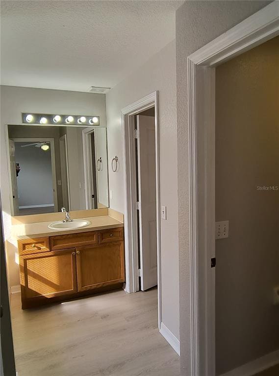 Foto del edificio - 320 Puffer Ct