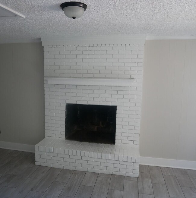 Foto del edificio - 6535 Hermitage Rd