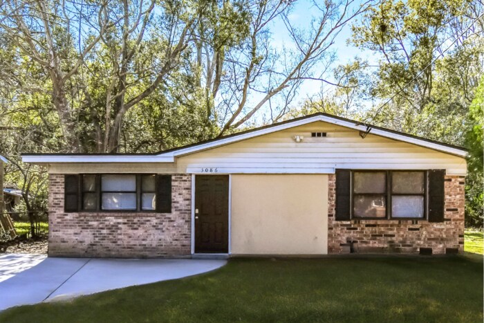 Primary Photo - 3086 W 18th St