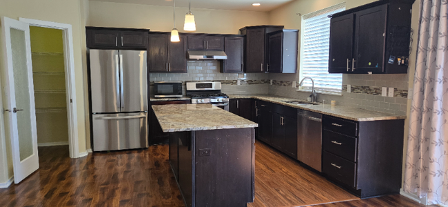 Foto del edificio - 1900 144th Ln SW