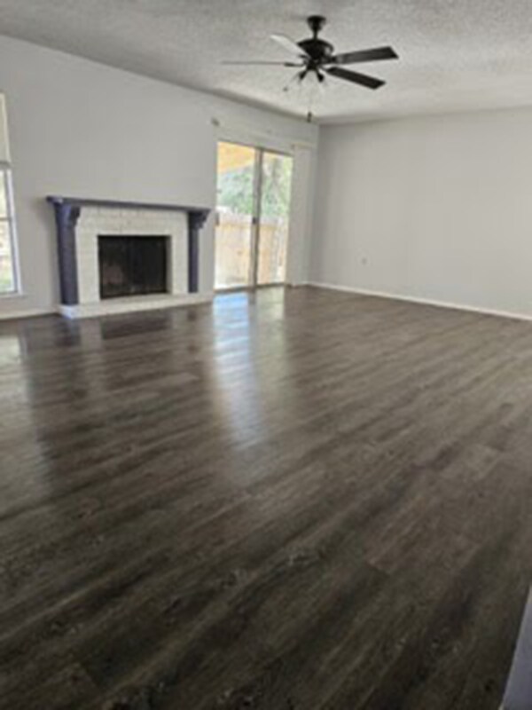 Building Photo - 4735 El Vedado St