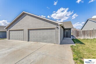 Building Photo - 1344 N Curtis Ct