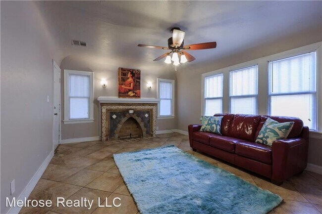 Building Photo - 3 br, 1 bath House - 2443 NW 12th Street