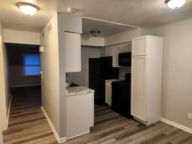 Building Photo - 1704 Cambria Dr