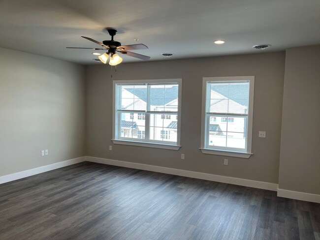 Building Photo - Salem Run Apartments