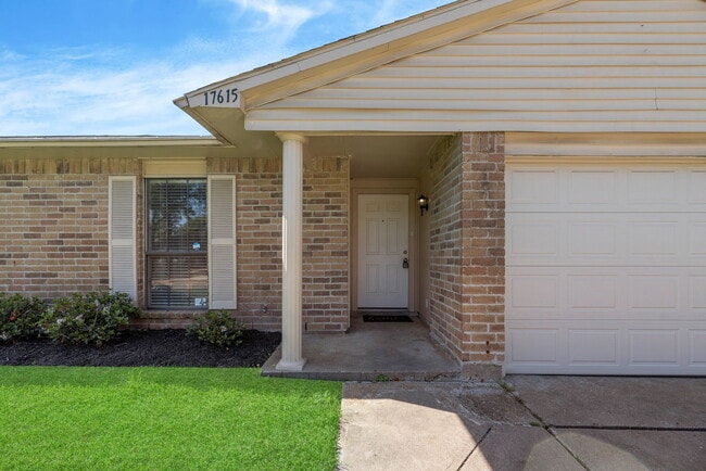 Foto del edificio - 17615 Autumn Hills Dr