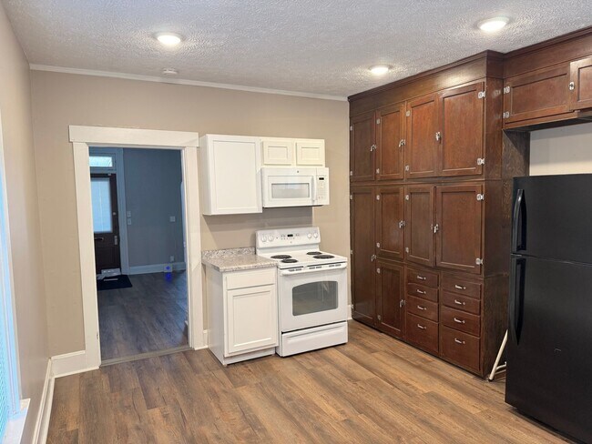 Foto del edificio - 3 Bedroom Home in Downtown Hamilton