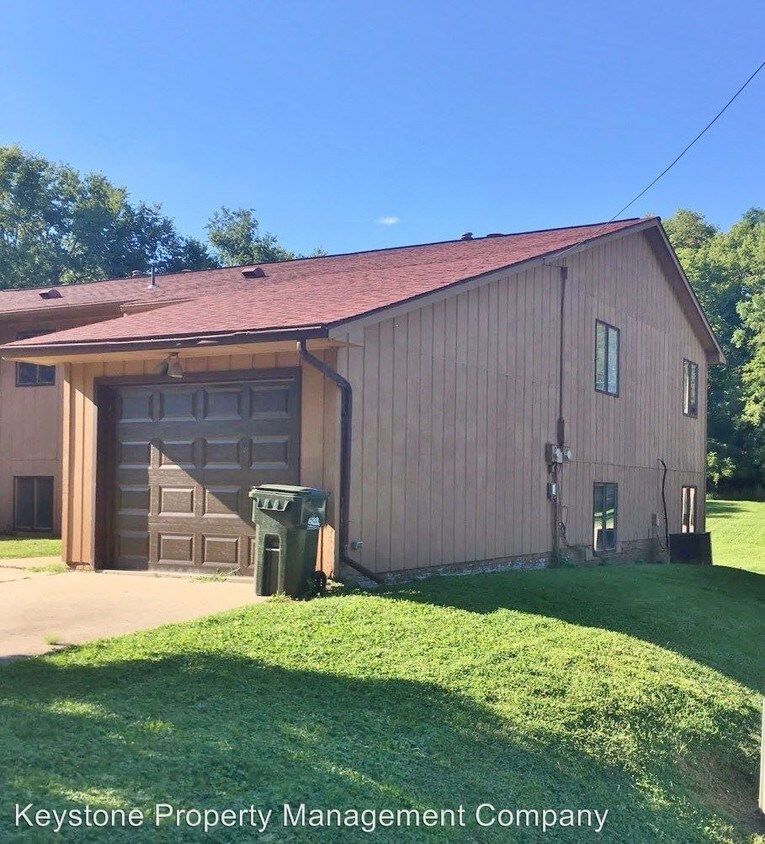 Primary Photo - 728 Brown St