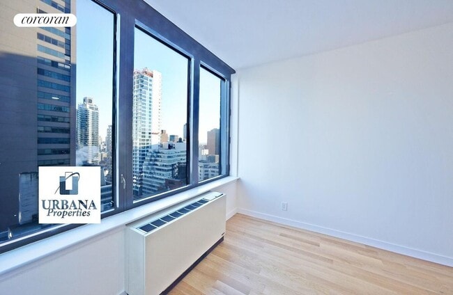 Building Photo - 150 E 57th St