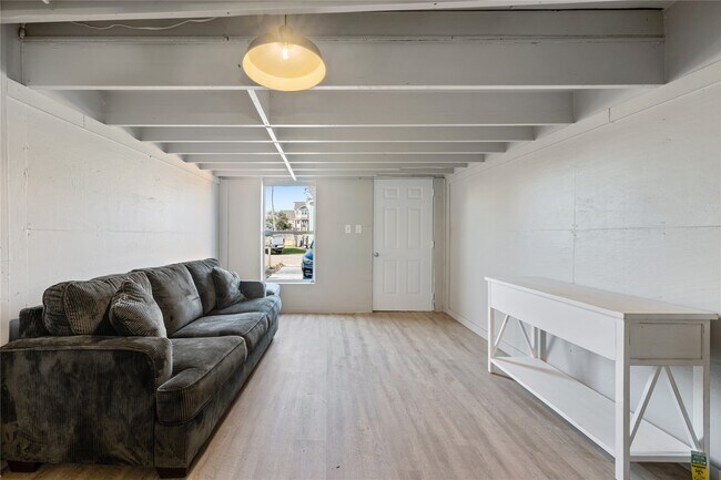 Building Photo - 6911 Avenue O