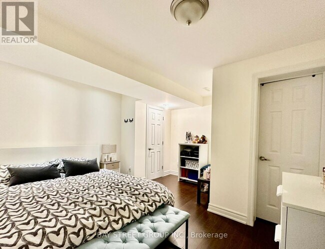 Photo du bâtiment - 58 Lebovic Dr