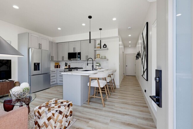 Building Photo - 424 Arbor Dr
