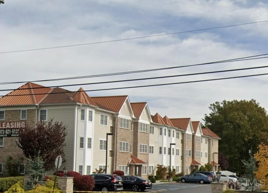 Primary Photo - 1400 St Georges Ave