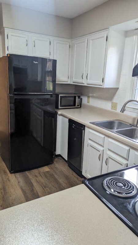 Building Photo - 827 Malabu Dr