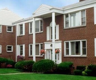 Primary Photo - Riverdale Manor