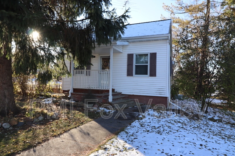 469 Madison Ave, Omro, WI 54963 House Rental in Omro, WI
