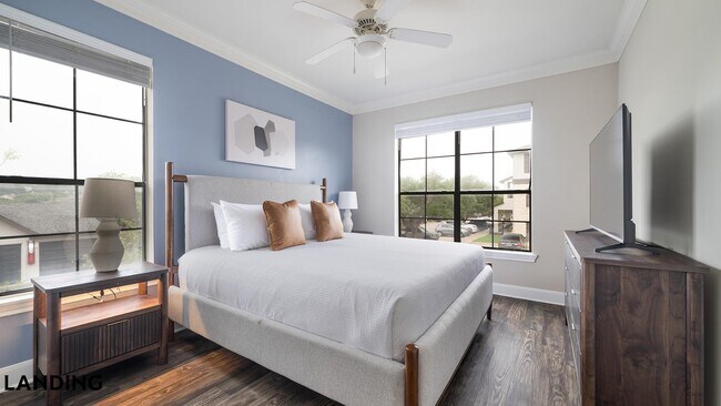 Foto del edificio - 7601 Rialto Blvd