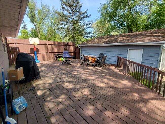 Foto del edificio - 550 N Mill St