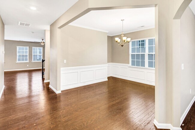 Building Photo - 1520 Emmett Ln