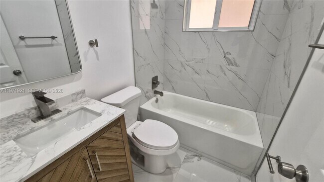 Foto del edificio - 1825 Scott St