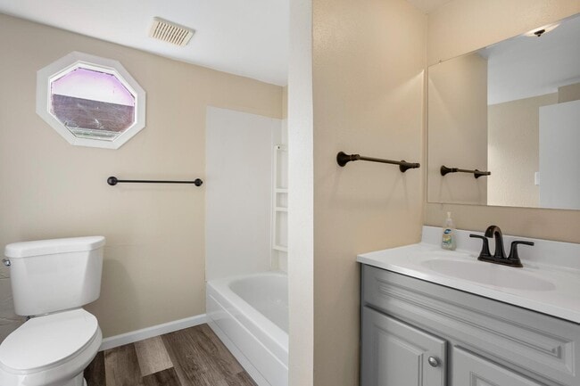 Building Photo - 816 Roosevelt St